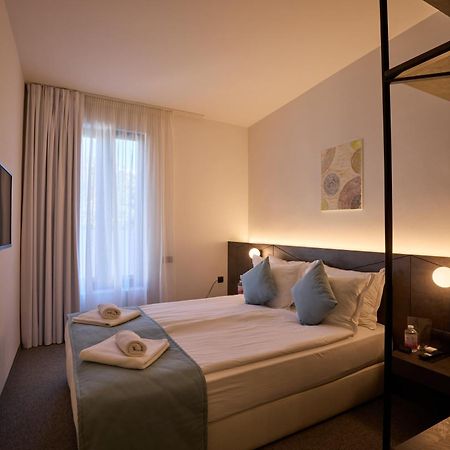 Bizarre Boutique Hotel Varna Exteriör bild