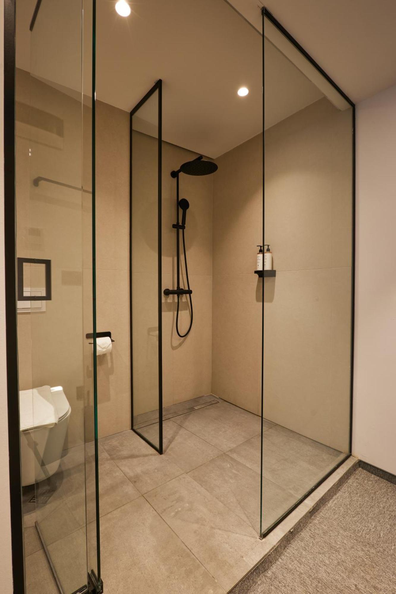 Bizarre Boutique Hotel Varna Exteriör bild