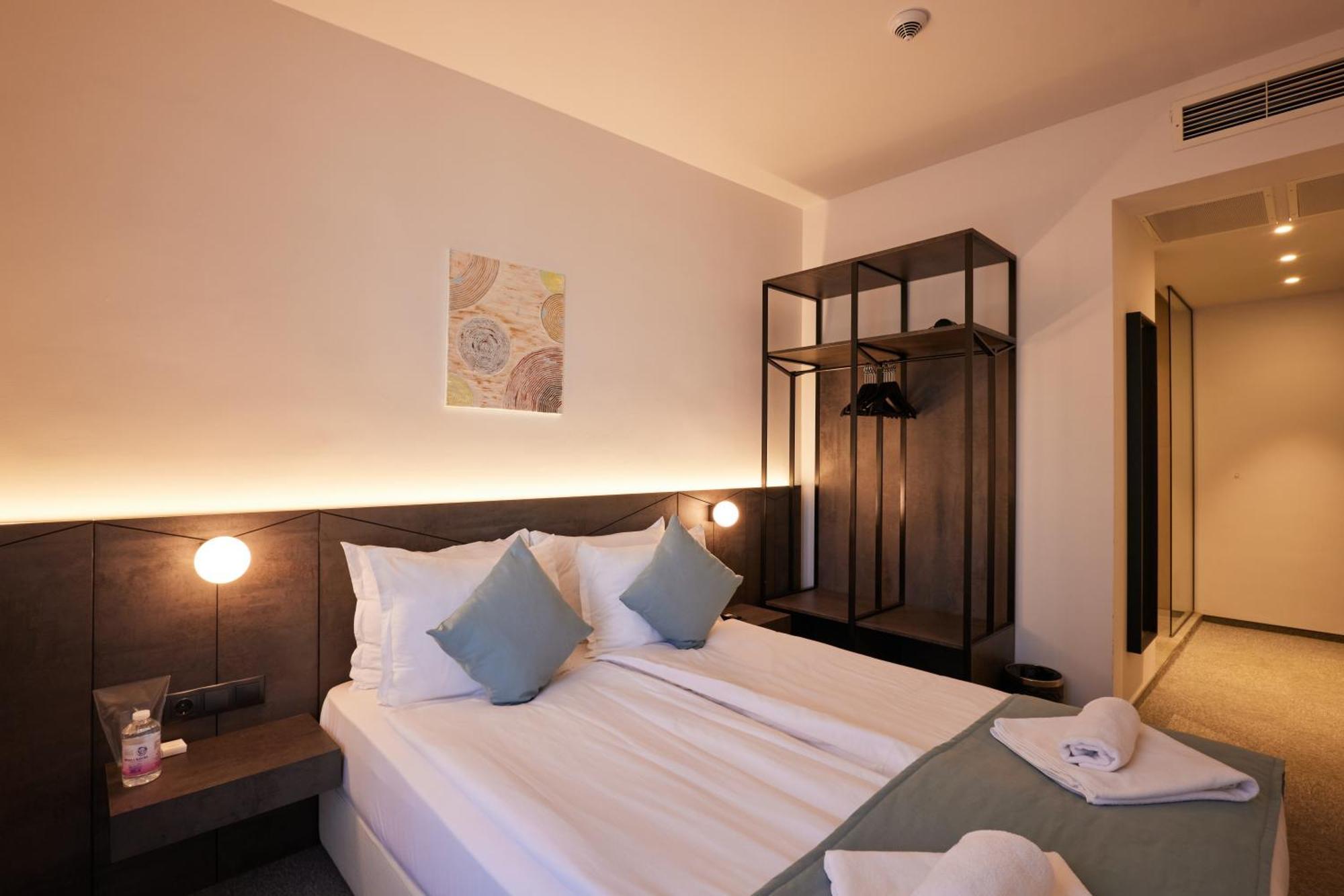 Bizarre Boutique Hotel Varna Exteriör bild