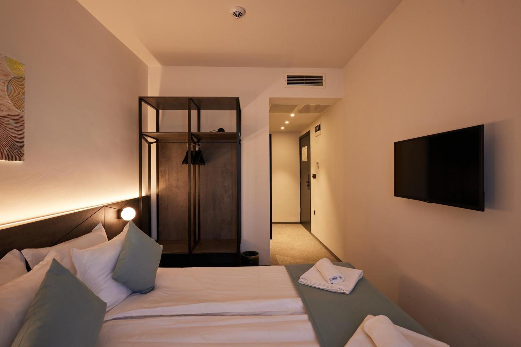Bizarre Boutique Hotel Varna Exteriör bild