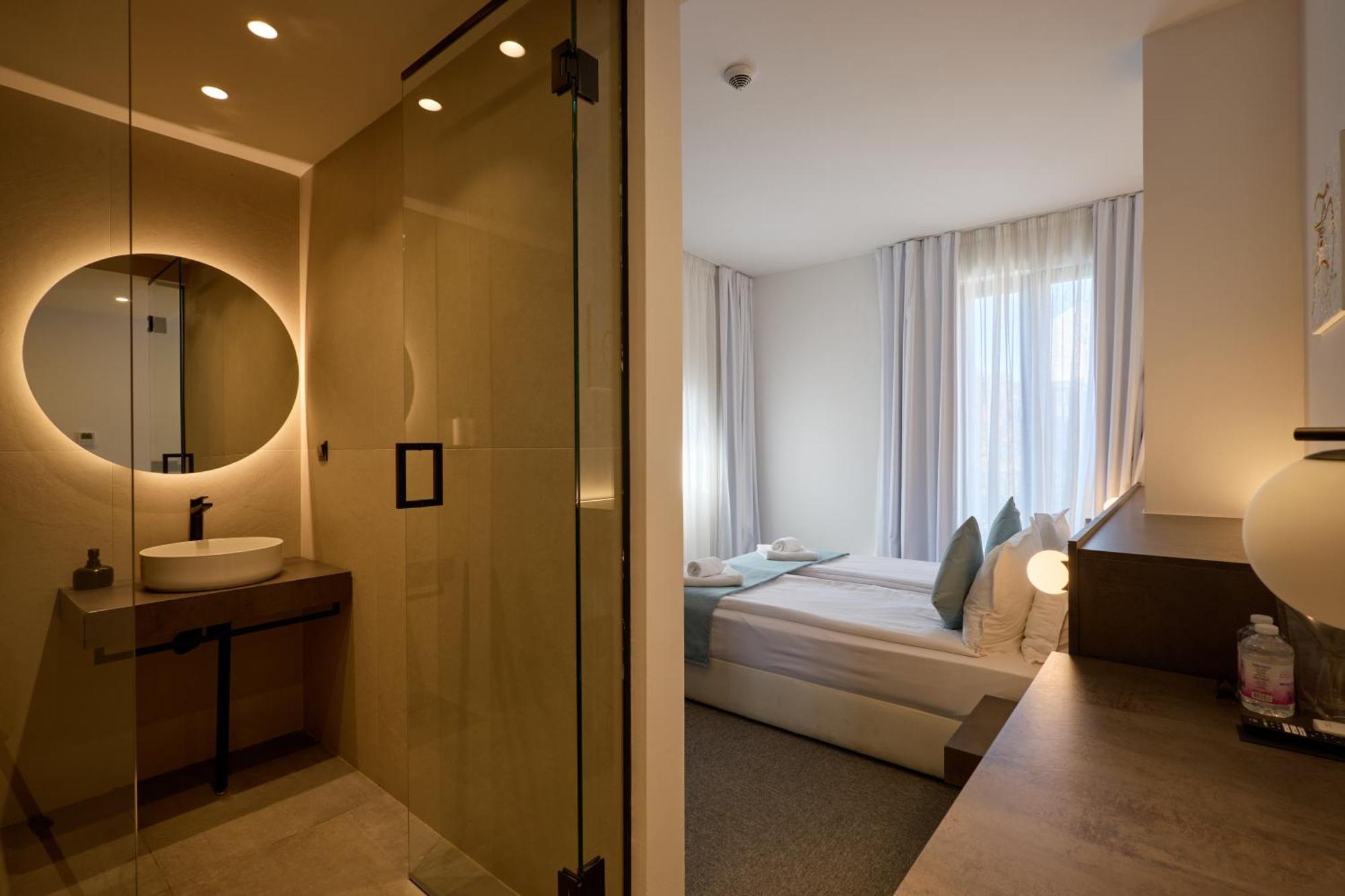 Bizarre Boutique Hotel Varna Exteriör bild